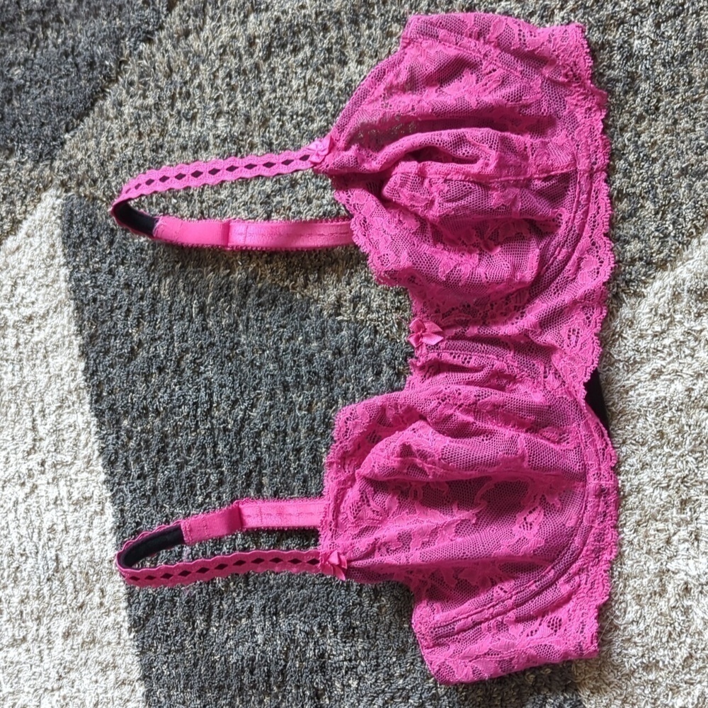 Y2K Vintage Victoria's Secret Lacy Pink Bra Size 36D Lace Black Pink Barbie